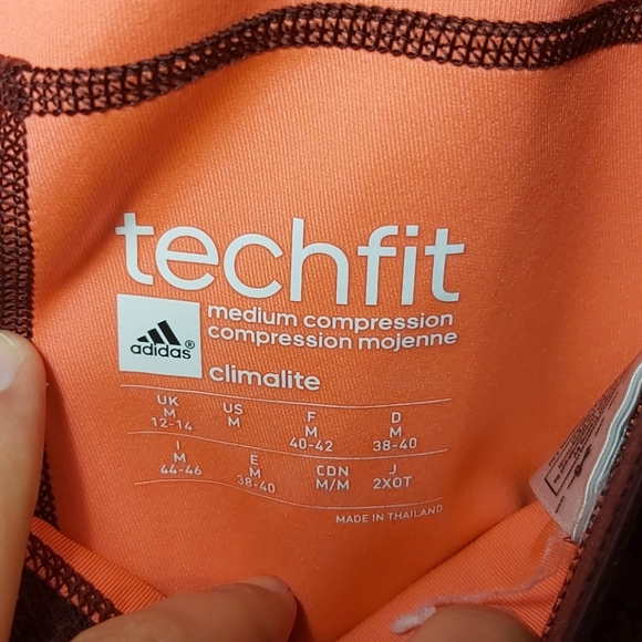 Adidas red compression Capri legging - Picture 3 of 3